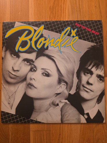 Blonde eat the - eat, beat